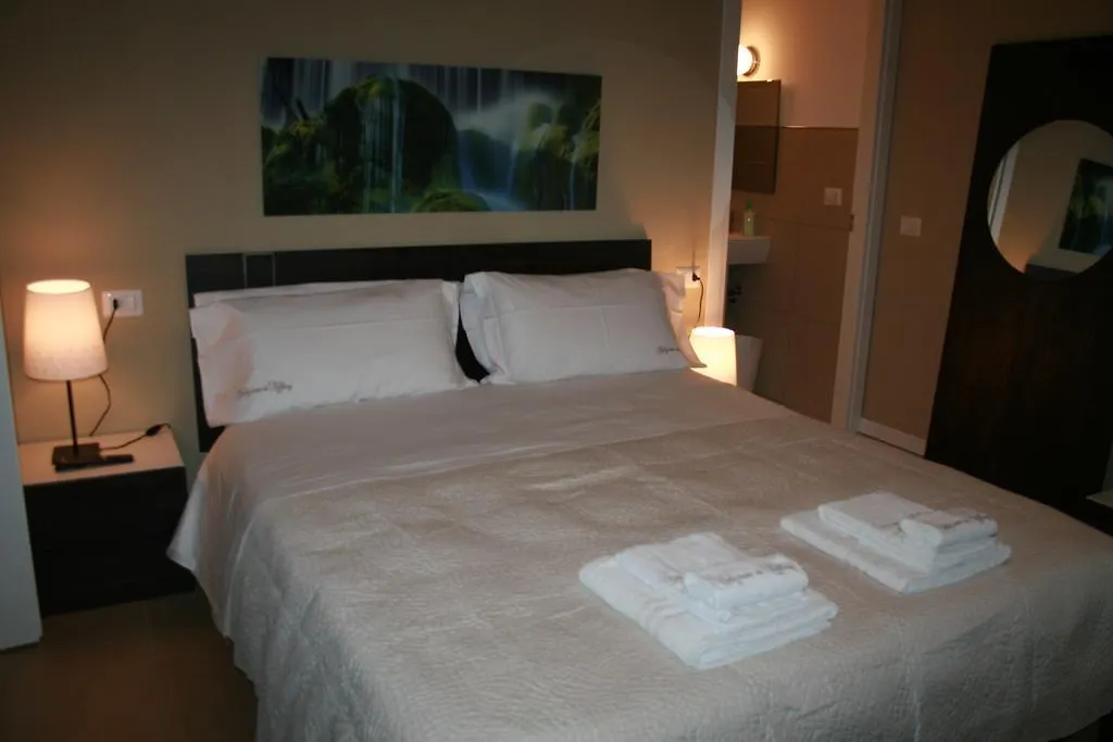 Guest house Tiffany Rooms Milan Italy